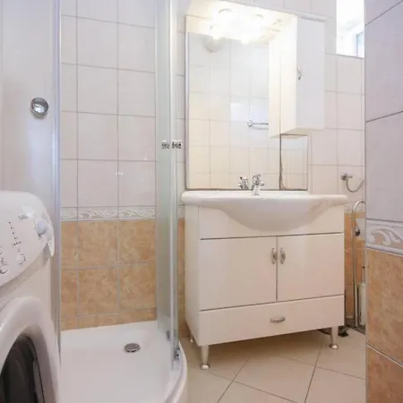 Holiday home 4 Bedroom Holiday House Near Rogoznica Razanj
