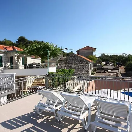 4 Bedroom Holiday House Near Rogoznica * Razanj