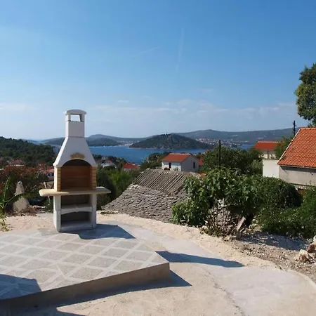 Holiday home 4 Bedroom Holiday House Near Rogoznica