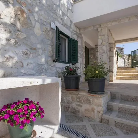 Holiday home 4 Bedroom Holiday House Near Rogoznica *