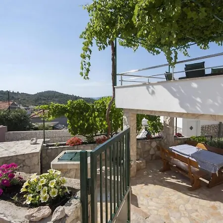 Holiday home 4 Bedroom Holiday House Near Rogoznica